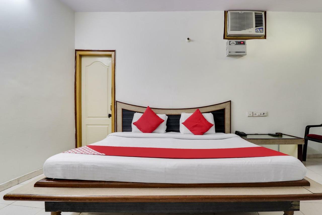 Oyo 45398 Kunal Hotel Etawah Exterior photo