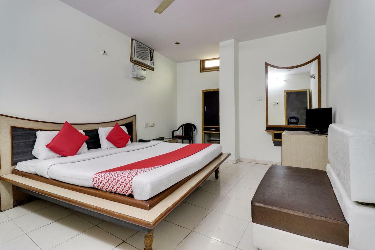 Oyo 45398 Kunal Hotel Etawah Exterior photo
