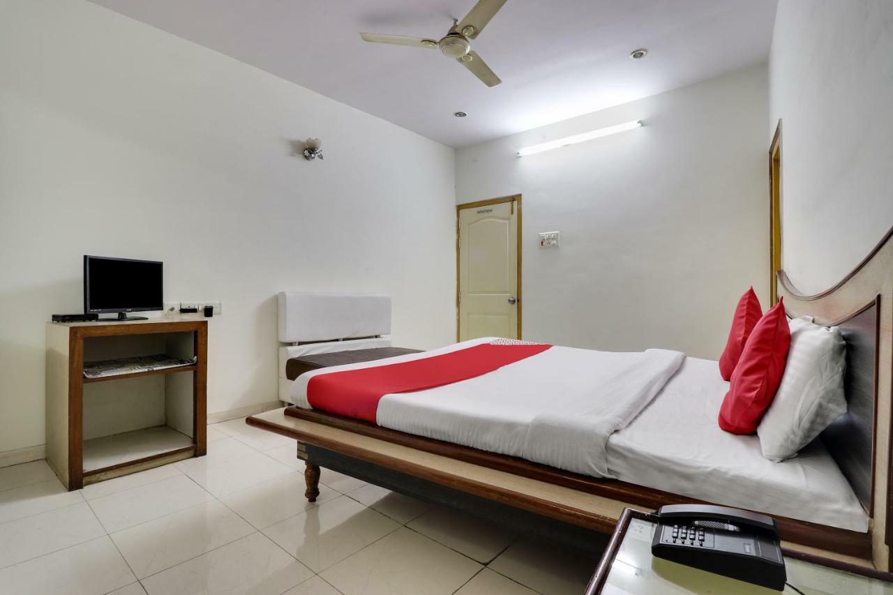 Oyo 45398 Kunal Hotel Etawah Exterior photo