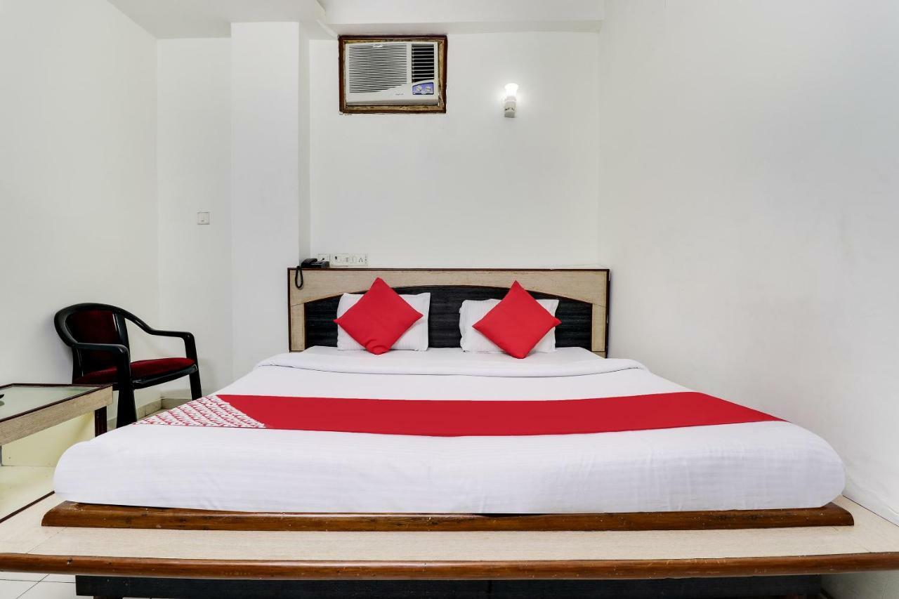 Oyo 45398 Kunal Hotel Etawah Exterior photo